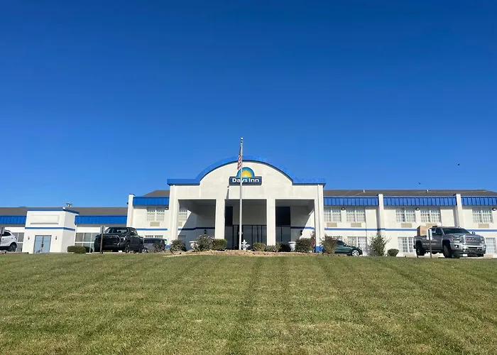 Hotel near College: Days Inn By Wyndham Madisonville